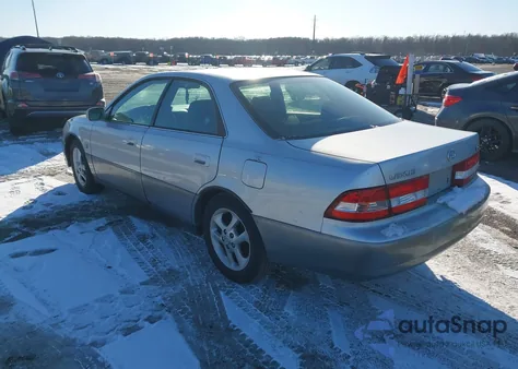 2001 Lexus Es 300 z USA, uszkodzony, nr VIN JT8BF28G110326054